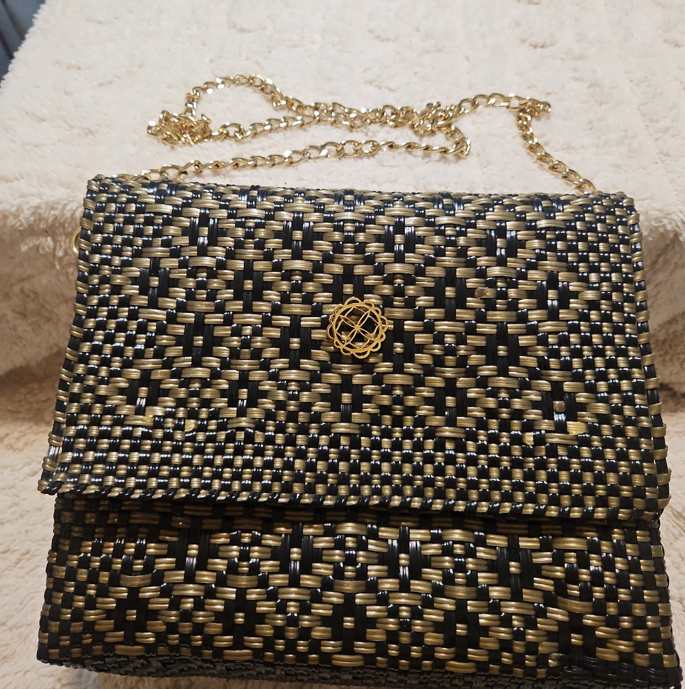 Woven Metallic Black & Gold Chain Shoulder Bag